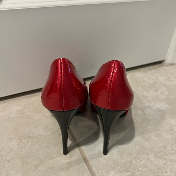 NWOT Red Hot Carlos Santana Open Toe Stiletto Heels 👠 Size 10 - Picture 3 of 4